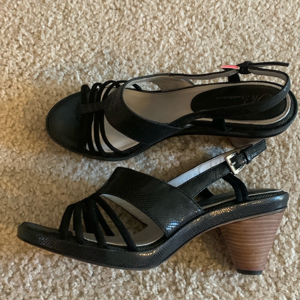 Oh! HealthyHeels black shoes Sz 40, fits 9.5 very comfortable and stylish.